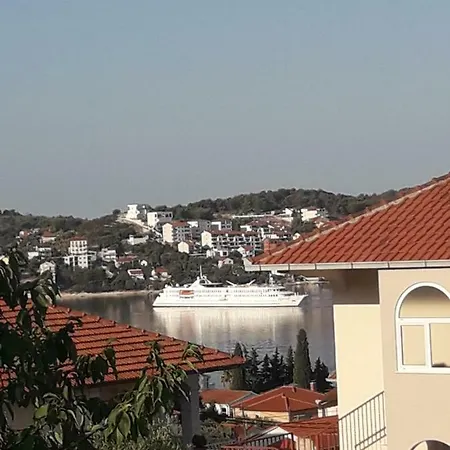 Lägenhet Island Trogir