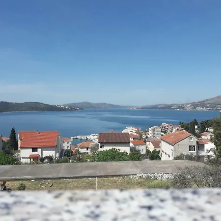 Lägenhet Island Trogir