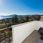 Island Apartment