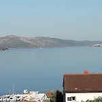 Apartment Island