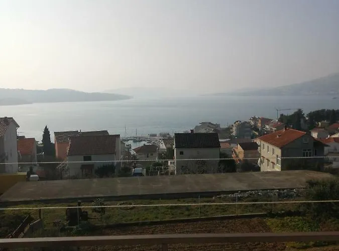 Island アパート *